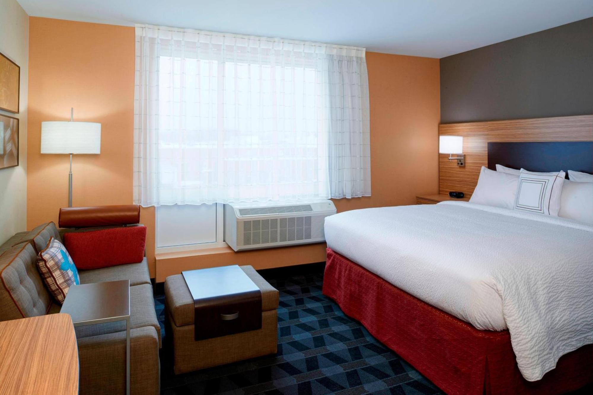 Towneplace Suites By Marriott Grand Rapids Airport Cascade Exterior foto