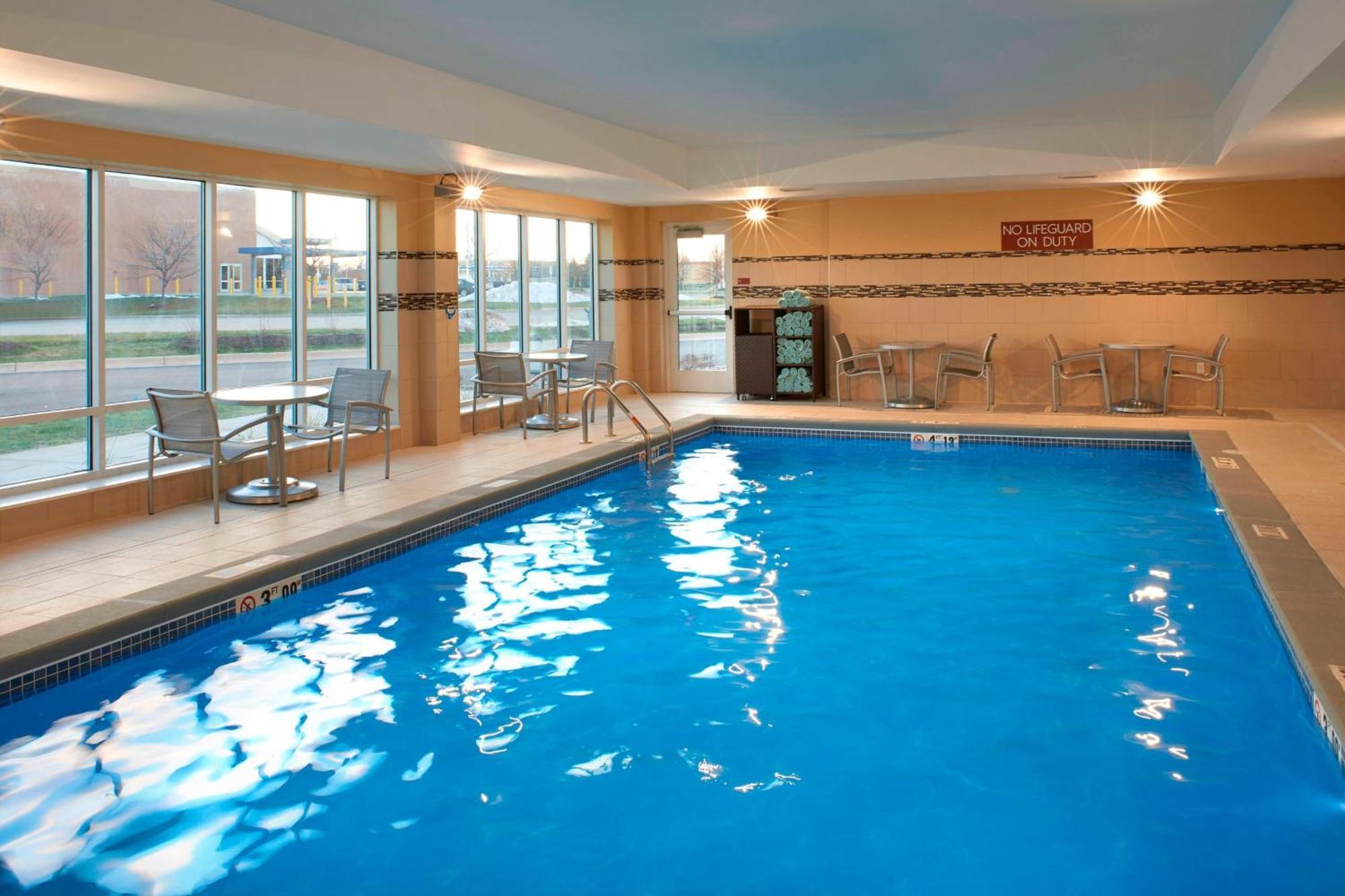Towneplace Suites By Marriott Grand Rapids Airport Cascade Exterior foto